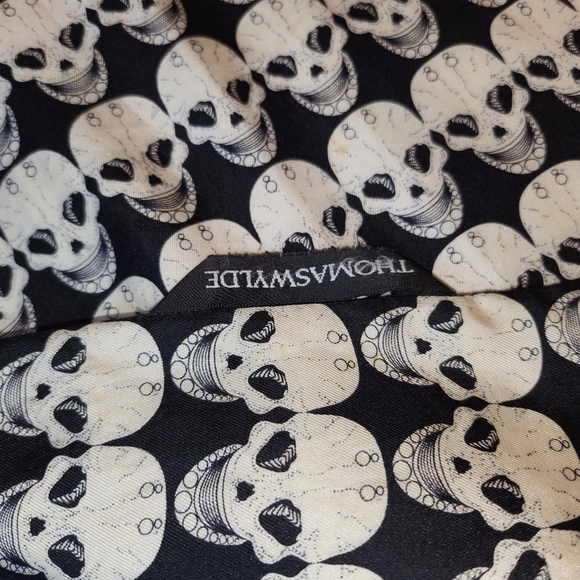 THOMAS WYLDE Black & White Silk Skull Print Scarf - Picture 6 of 7